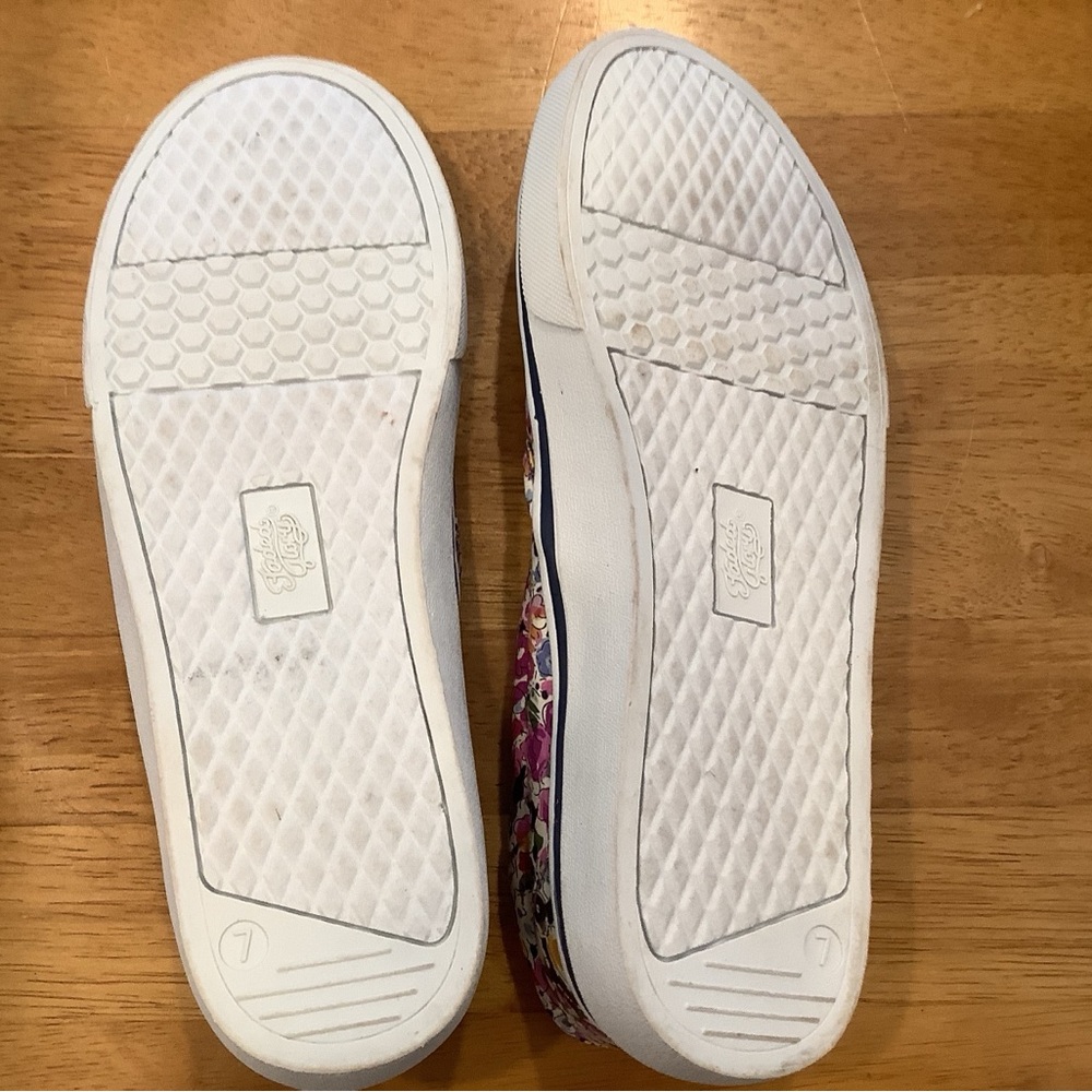 Faded Glory Slip On Canvas Shoes Size 7 Floral Print Twin Gore Round Closed Toe - Picture 10 of 10
